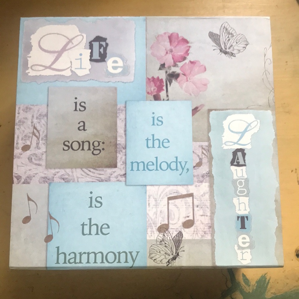 Decor gift box: floral, music notes.  Life is a song: